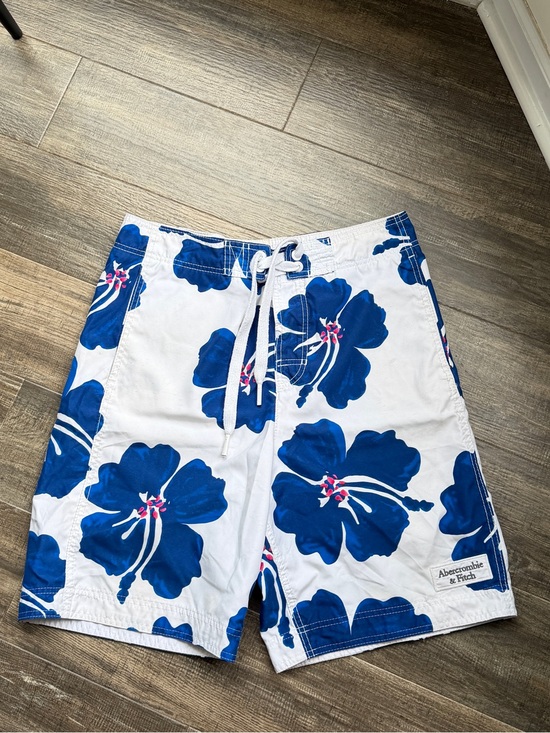 Abercrombie & Fitch Other - Abercrombie & Fitch blue hibiscus flower swim shorts size M #summer #beachwear
